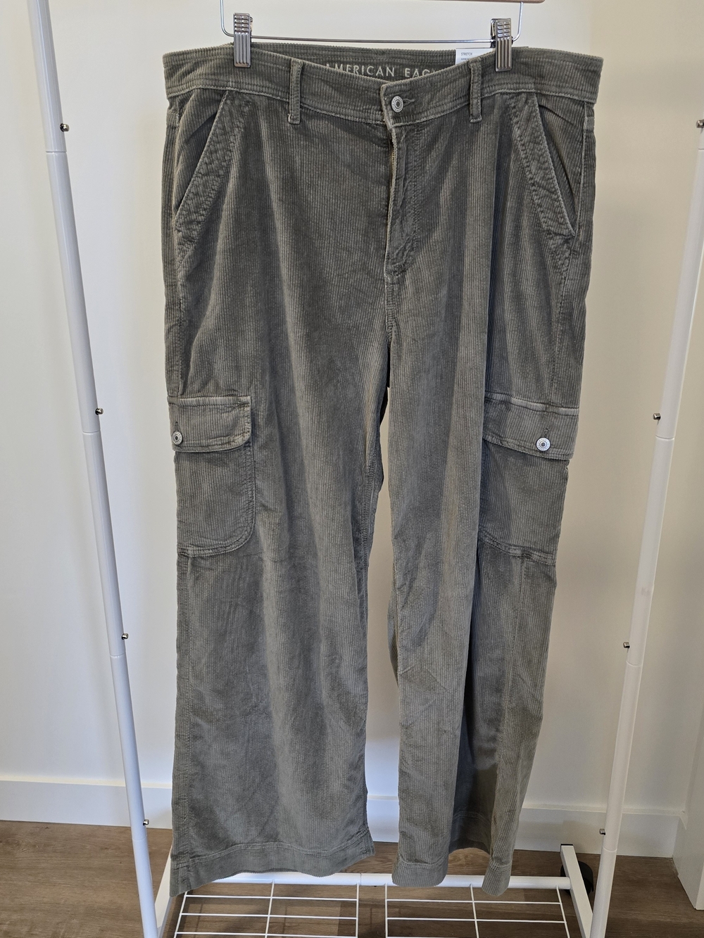 Size 16 American Eagle Super High-Rise Baggy Wide Leg Corduroy Cargo Pants – NWT